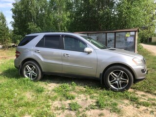 2005 Mercedes-Benz M-Класс 350 II (W164), серебристый, 1200000 рублей, вид 3