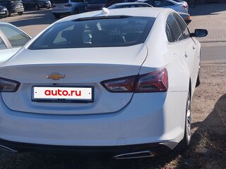 2019 Chevrolet Malibu IX Рестайлинг, белый, 1125615 рублей, вид 4
