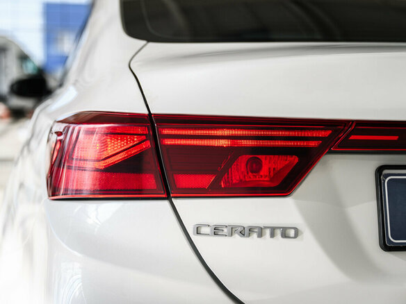 2021 Kia Cerato IV Рестайлинг, белый, 2280000 рублей - вид 18