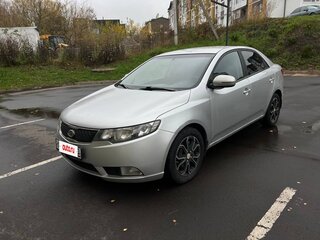 2011 Kia Cerato 6-speed II, серебристый, 600000 рублей, вид 3