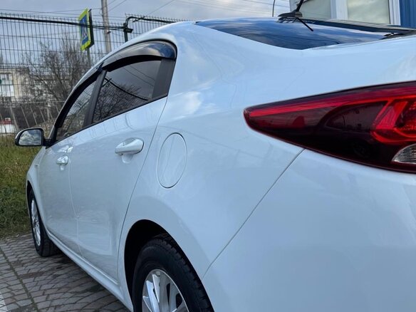 2019 Kia Rio IV, белый, 1000000 рублей - вид 3