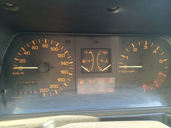 1987 Mazda 323 III (BF), серебристый, 60000 рублей - вид 5