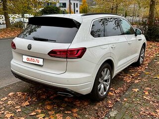 2019 Volkswagen Touareg III, белый, 8200000 рублей, вид 4