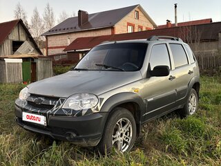 2011 Chevrolet Niva I Рестайлинг, серый, 355000 рублей, вид 1