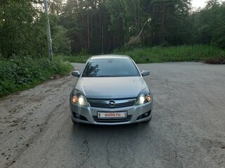 2008 Opel Astra H Рестайлинг, серебристый, 650000 рублей, вид 1