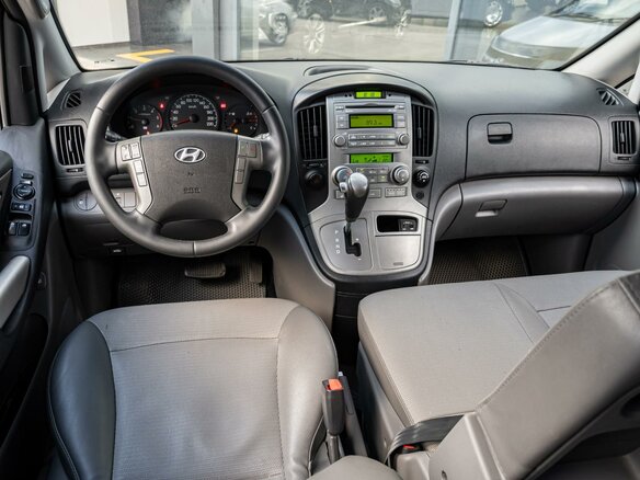 2012 Hyundai Grand Starex I, белый, 2220000 рублей - вид 5