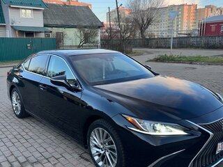 2020 Lexus ES 350 VII, чёрный, 4550000 рублей, вид 1
