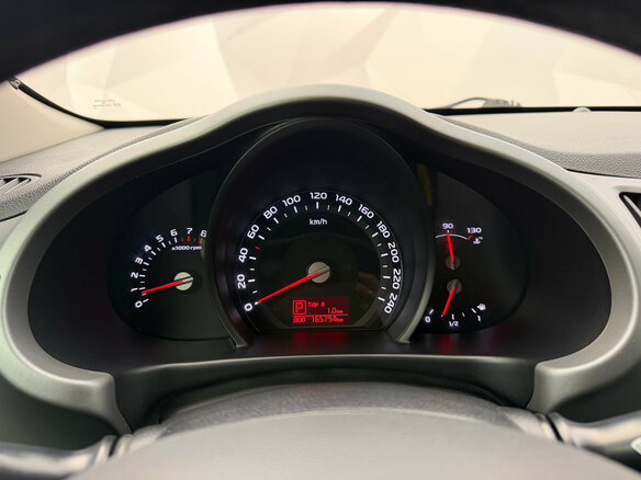 2015 Kia Sportage III Рестайлинг, белый, 1350000 рублей - вид 11