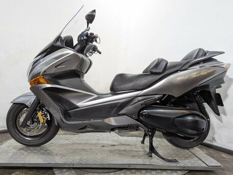 2015 Honda Silver Wing 600, серый, 595000 рублей, вид 3