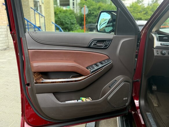 2019 Chevrolet Tahoe IV, красный, 4450000 рублей - вид 8