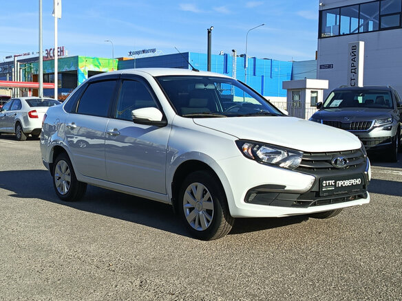 2023 Lada (ВАЗ) Granta I Рестайлинг, белый, 700000 рублей - вид 2
