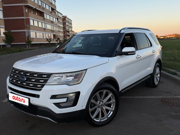 2016 Ford Explorer V Рестайлинг, белый, 2700000 рублей