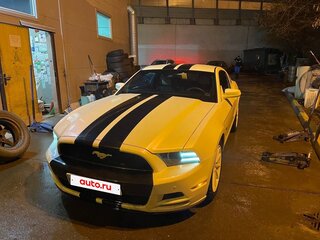 2012 Ford Mustang V Рестайлинг, белый, 2300000 рублей, вид 2