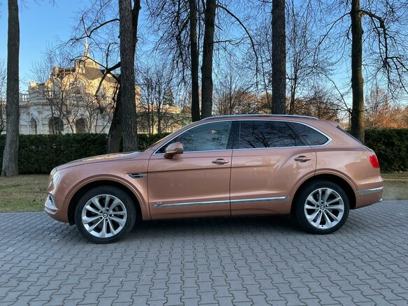 2016 Bentley Bentayga I, золотистый, 10200000 рублей - вид 2