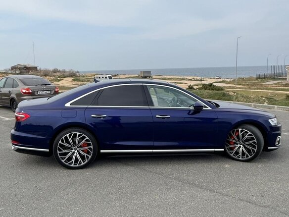 2021 Audi A8 60 TFSI e IV (D5), синий, 8230000 рублей - вид 23