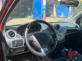 2008 Ford Fiesta Mk5, красный, 355000 рублей, вид 4
