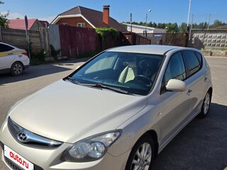 2011 Hyundai i30 I Рестайлинг, бежевый, 760000 рублей, вид 4