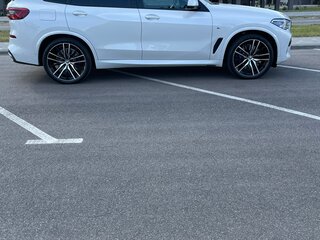 2019 BMW X5 30d IV (G05/G18), белый, 7600000 рублей, вид 5