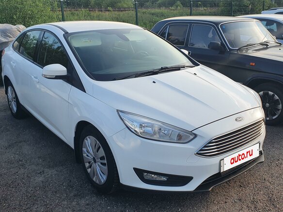 2018 Ford Focus III Рестайлинг, белый, 1200000 рублей - вид 4