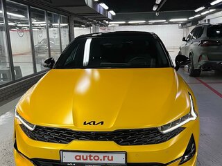2022 Kia K5 III, жёлтый, 3100000 рублей, вид 1