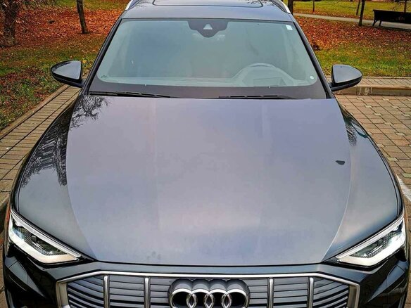 2019 Audi e-tron 55 I, серый - вид 3