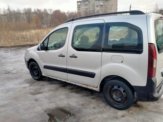 2014 Peugeot Partner II Рестайлинг, серебристый, 645000 рублей, вид 4