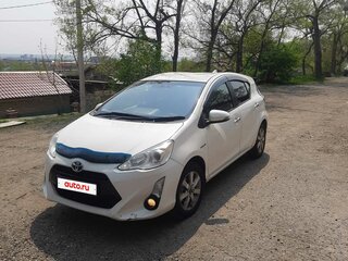 2014 Toyota Aqua I, белый, 785000 рублей, вид 2