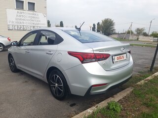 2017 Hyundai Solaris II, серебристый, 1300000 рублей, вид 4