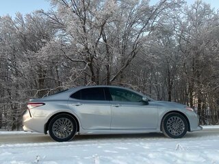 2019 Toyota Camry VIII (XV70), серый, 2900000 рублей, вид 4