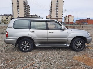 2002 Toyota Land Cruiser 100 Series Рестайлинг 1, белый, 2000000 рублей, вид 2