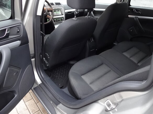 2012 Skoda Octavia Scout II (A5) Рестайлинг, серебристый - вид 4