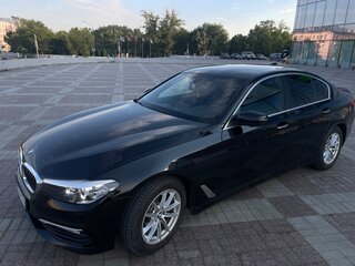 2017 BMW 5 серии 520i VII (G30/G31/G38), чёрный, 3250000 рублей, вид 4