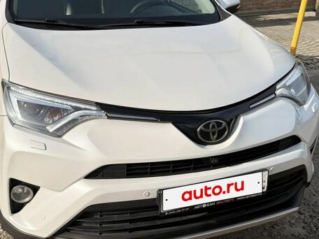2018 Toyota RAV4 IV (XA40) Рестайлинг, белый, вид 3