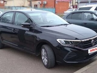 2021 Volkswagen Polo VI, чёрный, 1300000 рублей, вид 4