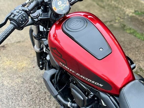 2023 Harley-Davidson Nightster, пурпурный, 1070000 рублей - вид 5