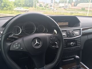 2011 Mercedes-Benz E-Класс 200 7G-Tronic IV (W212, S212, C207), чёрный, 2200000 рублей, вид 2