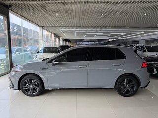 2022 Volkswagen Golf VIII, серый, 1545000 рублей, вид 5