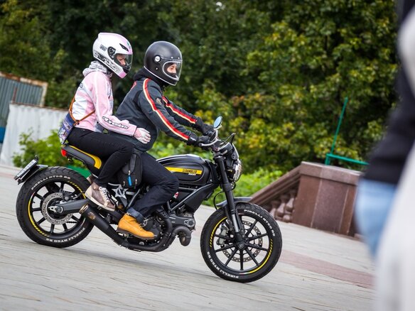 2015 Ducati Scrambler 800, чёрный - вид 2