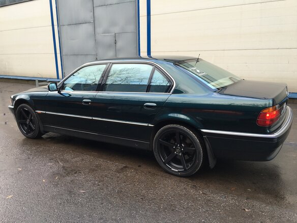 1997 BMW 7 серии 750i III (E38), зелёный - вид 6