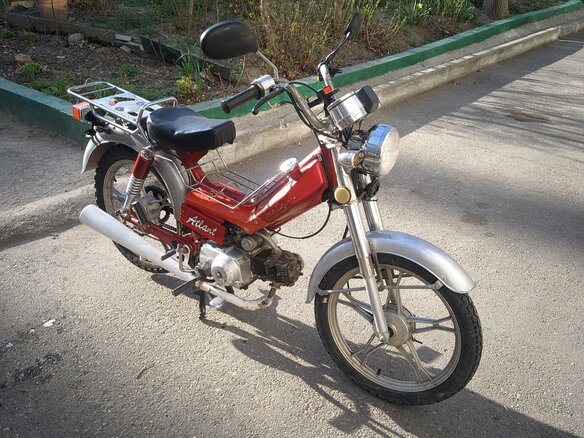 2010 Atlant 50cc, красный, 30000 рублей