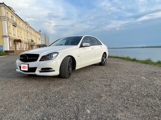 2013 Mercedes-Benz C-Класс 180 BlueEFFICIENCY III (W204) Рестайлинг, белый, 1570000 рублей, вид 3