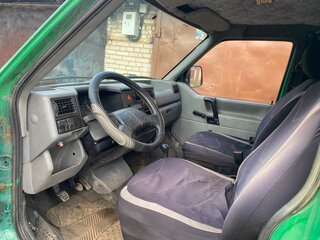 1992 Volkswagen Transporter T4, зелёный, 320000 рублей, вид 5