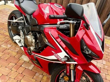2020 Honda CBR 650R, красный, 950000 рублей, вид 4