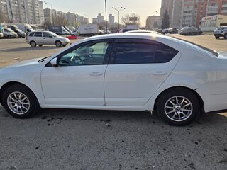 2018 Skoda Octavia III (A7) Рестайлинг, белый, 1300000 рублей, вид 1