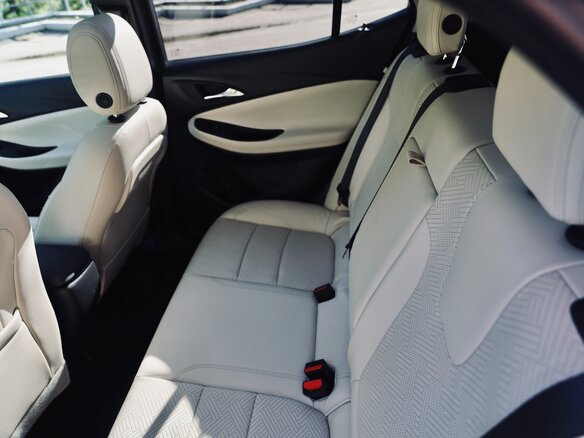2022 Buick Encore GX I, серый, 1772995 рублей - вид 14