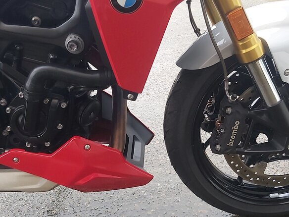 2021 BMW F 900 R, красный, 1400000 рублей - вид 6