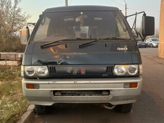 1991 Mitsubishi Delica III, зелёный, 450000 рублей, вид 1