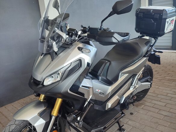 2017 Honda X-ADV, серебристый, 800000 рублей