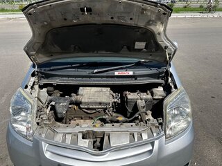 2009 Toyota Passo Sette, серебристый, 685000 рублей, вид 2