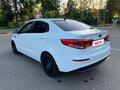 2015 Kia Rio III Рестайлинг, белый, 830000 рублей - вид 6